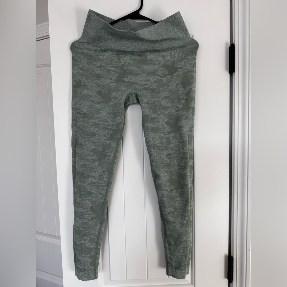 SCRUNCH BUTT LEGGINGS gym shark